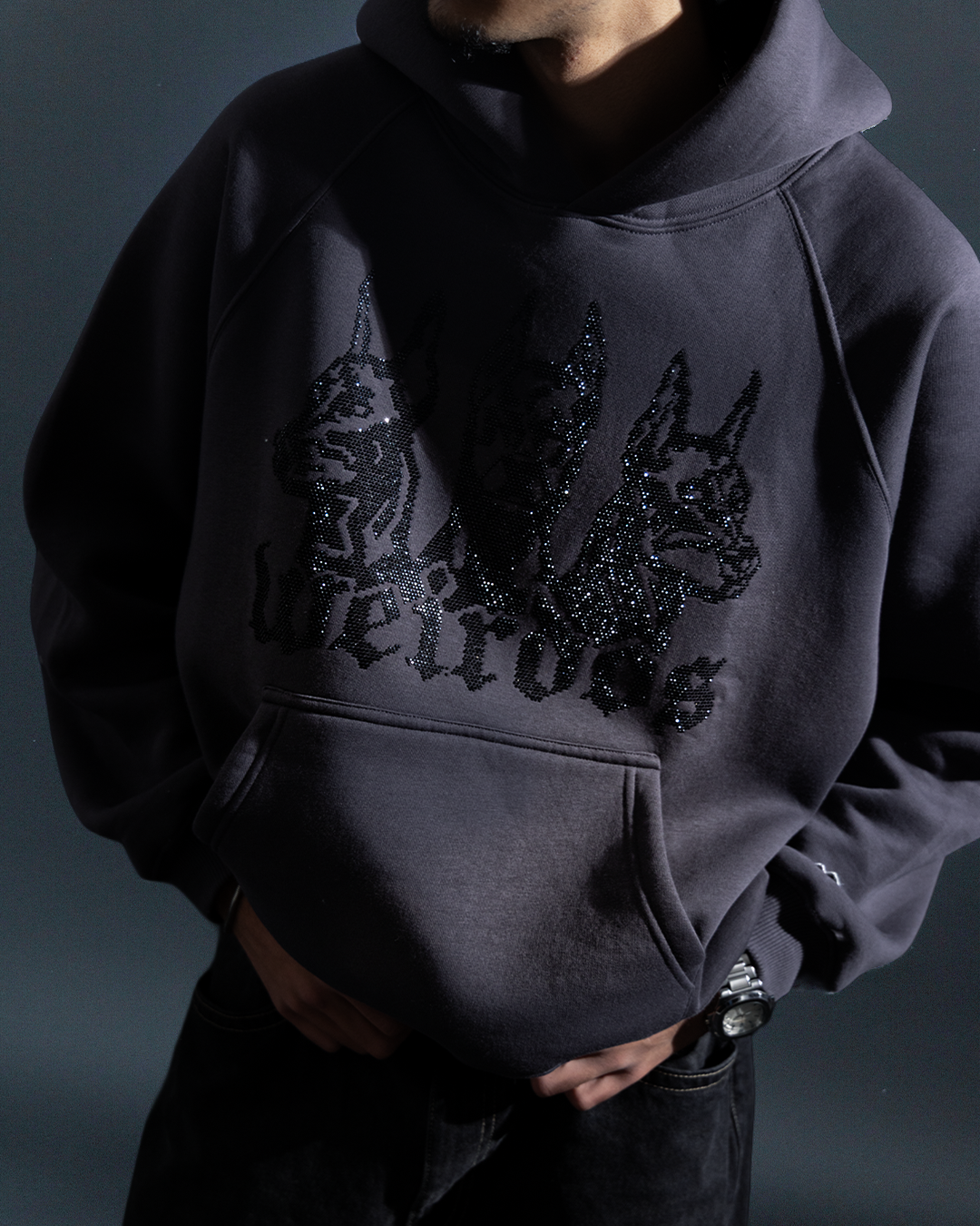 hoodies & sweatshirts